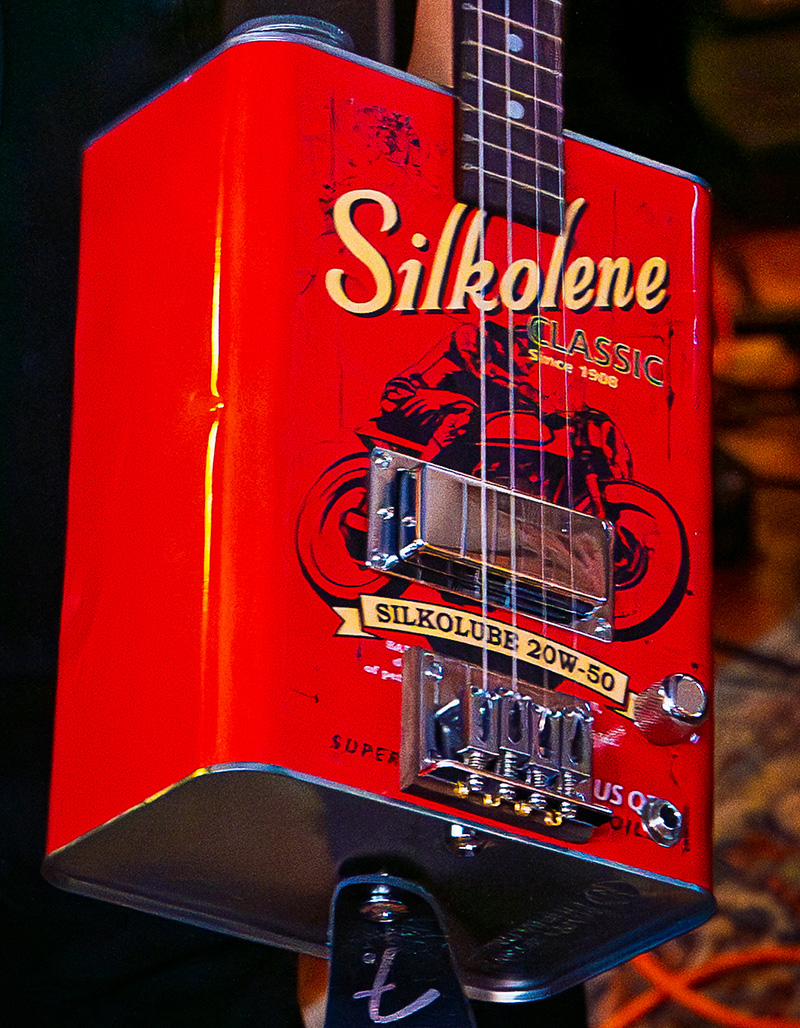 An oil can guitar